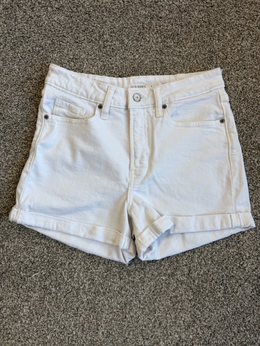 Old Navy OG Straight High Rise White 3” Inseam Cuffed‎ Hen Shorts, Size 4